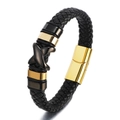 Primer plano de pulsera de cuero trenzado negro con cierre de acero inoxidable en negro y oro - Dorado