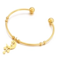 Goudkleurige roestvrijstalen open armband met elegante maan- en sterhangers - Maan Ster Hanger Stijl / Goud (KB155755-Z)