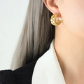 Elegantes pendientes de aro con eslabones de corazón en acero de titanio chapado en oro 18K - Dorado