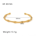 Goldenes Bambus-Armband in C-Form aus poliertem Edelstahl für Damen mit offenem Design - Goldener Offener Bambus-Stil (HF-B5165)