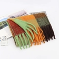 Regenbogen-Karo-Mohair-Schal mit grünen und orangen Tönen und Fransen-Details - 005-Grün Orange Braun Kariert