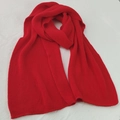 Eleganter weicher einfarbiger roter Strickschal für herbstliche winterliche Wärme - Rot