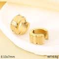 Pendientes de aro C minimalistas de acero inoxidable dorado con acabado mate suave - Dorado (KE112939-GC)