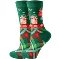 Gros plan de chaussettes de Noël festives avec carreaux verts et motifs cadeaux - Cadeau de Noël Vert