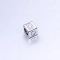 Perle cubique de 7mm en acier inoxydable argenté avec lettre D pour bijoux DIY - Lettre D