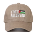Vista frontale del cappello da baseball in cotone sabbia kaki con ricamo Free Palestine - Regolabile / Cachi