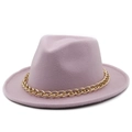 Dettaglio del cappello fedora in lana lavanda con decorazione a catena dorata spessa - M (56-58cm) / Viola Chiaro
