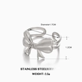 Minimalist silver bow ring in stainless steel with dimension and weight specifications - Steel