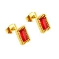 Goldfarbene Edelstahl-Ohrstecker mit rechteckigem rotem Zirkonia und Perlenrand-Design - 18K Gold / Roter Zirkonia