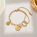 Retro 18K gold plated chain bracelet featuring Elizabeth II coin and pearl pendants - Gold (918)
