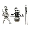 Dettaglio di 30 ciondoli da baseball in argento inclusi I Love Softball e giocatori - Serie Baseball/Softball Mista 30 pezzi (3 stili da 10 pezzi ciascuno)