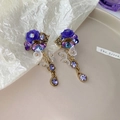 Pendientes de flores moradas con perlas y cristales sobre base de metal dorado f - Pin de Plata Flor Corazón de Cristal Púrpura