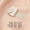 Tableau de tailles détaillé montrant dimensions et poids du pendentif enveloppe acier - Pendentif Couleur Argent