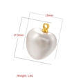 Vista macro de colgante de perla corazón de 15mm con enganche dorado y medidas - VD1698 Blanco Manzana Pequeña
