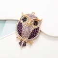 Fonkelende uil hanger met paars emaille en witte strass steentjes op gouden basis - Volle Diamanten Uil / Paars