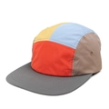 Vue détaillée d'une casquette camper 5 pans à séchage rapide et visière plate colorée - Patchwork Orange Jaune Bleu Kaki Gris (Style E)