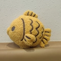 Schattig Taiyaki visvormig pluche kussen in gembergeel lamswol met borduurwerk details - Taiyaki Kussen / 22cm
