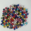 Κοντινό πλάνο με χάντρες Shamballa 10mm και πολύχρωμα στρας για χειροποίητα κοσμήματα - 10mm / 23 Χρώματα Μεικτά