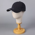 Detalle de gorra de béisbol de algodón negro con borde de encaje blanco en la visera - M (56-58cm) / Azul marino
