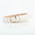 Cintura bianca in ecopelle con fibbia a D dorata lucida per un look moderno e minimale - Bianco