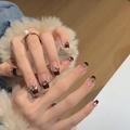 Uñas postizas rojo vino francés con brillo champán y detalles de perlas y strass - Estilo Degradado Diamantes Rojo Vino (Versión Pegamento) (GN026)