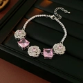 Detalle de pulsera vintage de plata con circón rosa y piedras preciosas cuadradas - Pulsera-Plata-Rosa