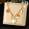 Pulsera de cadena bañada en oro con dijes de esmalte de donut hongo y corazón - Estilo de Dije Pintado de Múltiples Elementos (N3870)