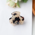 Elegant 3cm cream hair claw clip with dark amber tortoiseshell pattern for women - Light Tortoiseshell