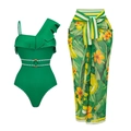 Dettaglio del costume intero monospalla verde con volant e pareo a stampa tropicale - S / Set sarong verde monospalla