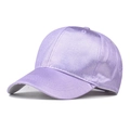 Vista dettagliata di un cappello da baseball in PU sfumato viola brillante con paillettes. - Regolabile / Viola Scintillante