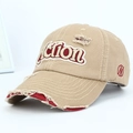 Gorra de béisbol vintage de algodón caqui con bordado Action rojo y detalles desgastados - Ajustable / Caqui