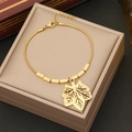 Goldenes Ahornblatt-Armband mit Schlangenkette und Rechteckperlen in einer Geschenkbox - Ahornblatt Armband (2#手链)