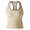 Detailweergave van de racerback yoga-top met geribbelde textuur en contrastbies - S / Stoffig beige