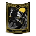 Détail de la tapisserie tarot Le Hiérophante avec un design de squelette noir, blanc et doré - 73X95CM/Tissu Brossé / Le Hiérophante