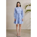 Hellblaues Spitzenkleid mit Stehkragen, Laternenärmeln und Taillenband für den Frühherbst - S / Himmelblau