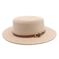 Détail du chapeau de paille beige montrant le tissage fin et le ruban en cuir à boucle dorée - M (56-58cm) / Rose