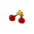 Détail d'un pendentif cerise rouge vif avec feuilles vertes et anneau doré pour bijoux DIY - VD1643 Or Cerise Émail Rouge
