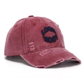 Dettaglio cappello baseball bordeaux in cotone lavato con ricamo LOOK LOOK vintage - Rosso Vino - Ricamo LOOK Blu