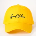 Gelbe Baseballkappe mit Good Vibes Stickerei, atmungsaktiver Sonnenhut für Damen und Herren - Gelb