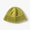 Gorro de punto verde hierba con borde acanalado y detalle de costura blanca - Verde Hierba (21B016)
