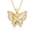 Elegante collar con colgante de mariposa dorada y micro pavé de circonitas blancas - Mariposa De Circonita Totalmente Pavimentada