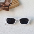 Occhiali da sole retrò rettangolari con montatura bianca spessa e lenti nere stile hip-hop - Bianco
