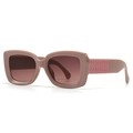 Moderne quadratische Sonnenbrille in Morandi-Rosa mit braunem Verlauf und Webstruktur - Lederrosa Rahmen Violette Gläser