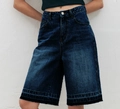 Detail of high-waisted dark blue denim Bermuda shorts with distressed frayed hem edges - S / Blue Black