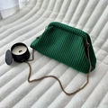 Borsa a mano plissettata verde in maglia con catena dorata e design a nuvola trendy - Borsa in velluto a coste con catena / Plissettato verde
