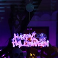 Hängende lila LED Happy Halloween Deko mit Katzen- und Kürbismotiven für Partys - Lila