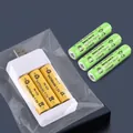 USB Ladegerät Set mit wiederaufladbaren AA und AAA Batterien in Gelb und Grün - AAA Ladbares Batterie Set