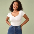 Eng anliegendes weißes Kurzarm-Crop-Top mit Kerbausschnitt aus hochwertiger Baumwolle - S / Weiß