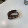 Elastico per capelli a scacchi marrone stile Maillard con trama a maglia fine - Quadri marrone scuro