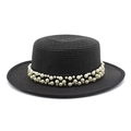 Detalle del sombrero de paja negro con una elegante decoración de doble fila de perlas - M (56-58cm) / Negro